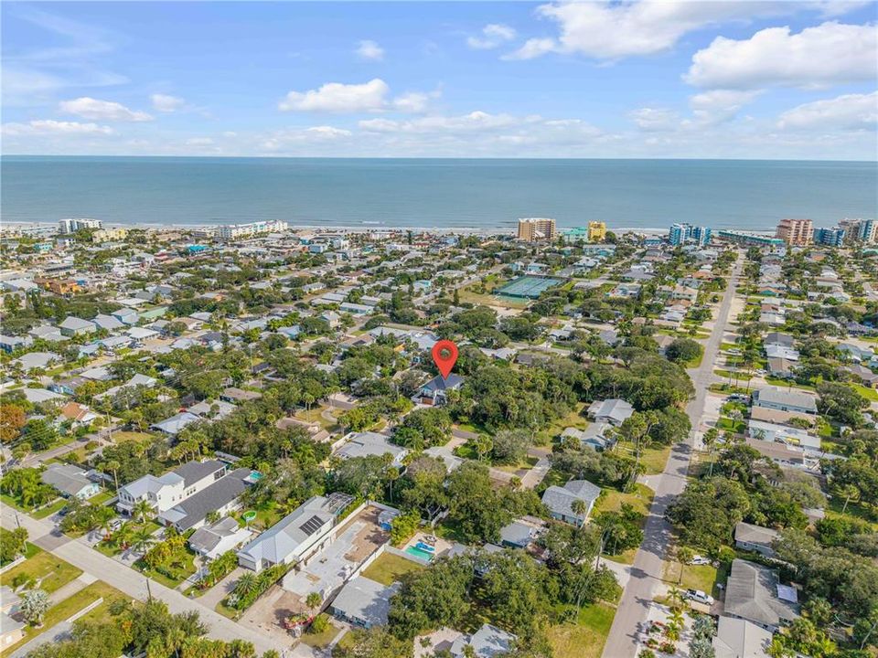 En Venta: $2,200,000 (4 camas, 3 baños, 2431 Pies cuadrados)