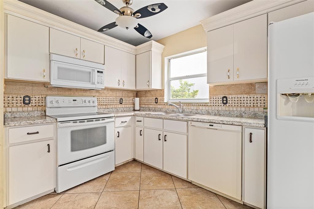 En Venta: $215,000 (3 camas, 2 baños, 1104 Pies cuadrados)