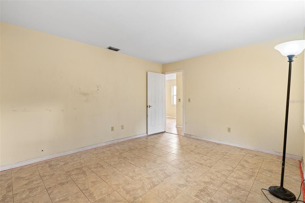 En Venta: $215,000 (3 camas, 2 baños, 1104 Pies cuadrados)