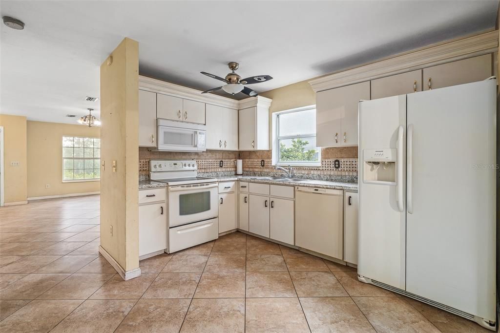 En Venta: $215,000 (3 camas, 2 baños, 1104 Pies cuadrados)