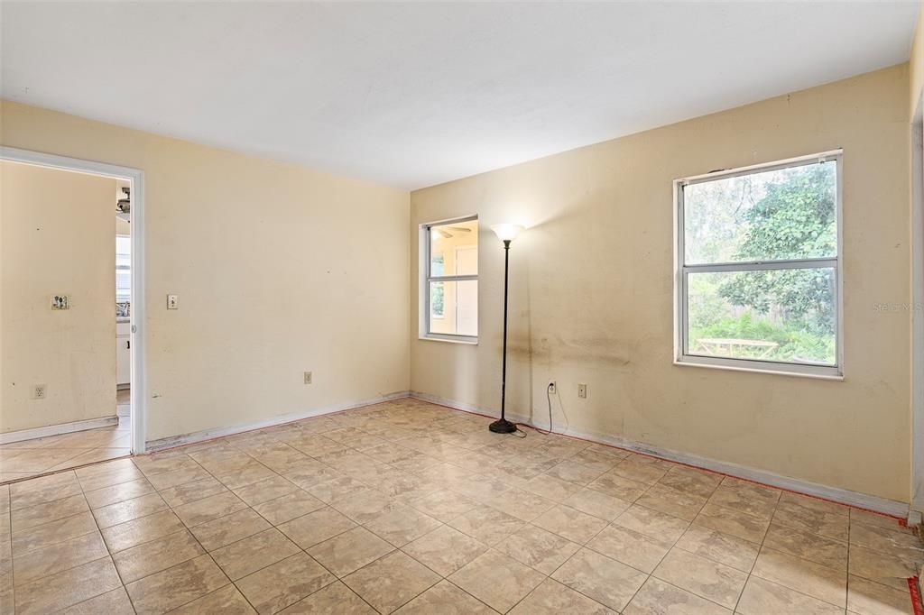 En Venta: $215,000 (3 camas, 2 baños, 1104 Pies cuadrados)