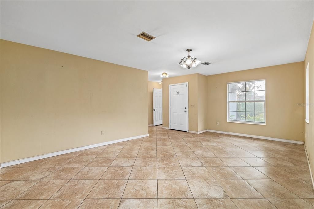 En Venta: $215,000 (3 camas, 2 baños, 1104 Pies cuadrados)