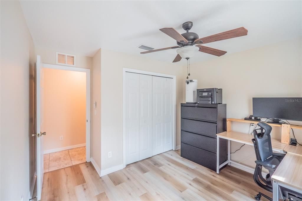 待售: $399,000 (4 贝兹, 2 浴室, 1816 平方英尺)