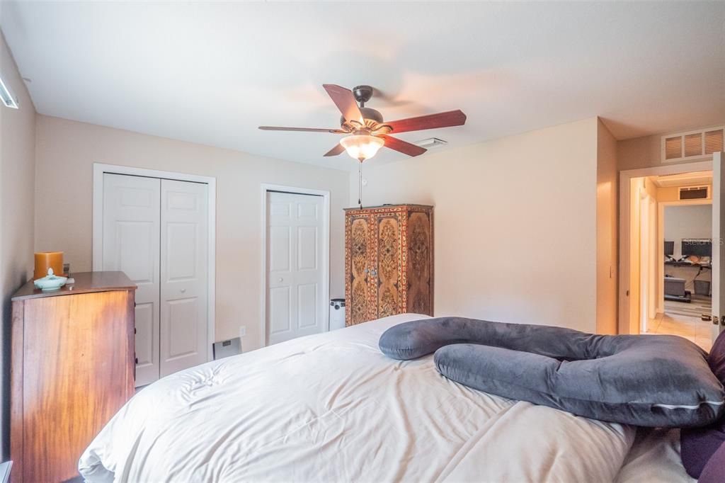 待售: $399,000 (4 贝兹, 2 浴室, 1816 平方英尺)