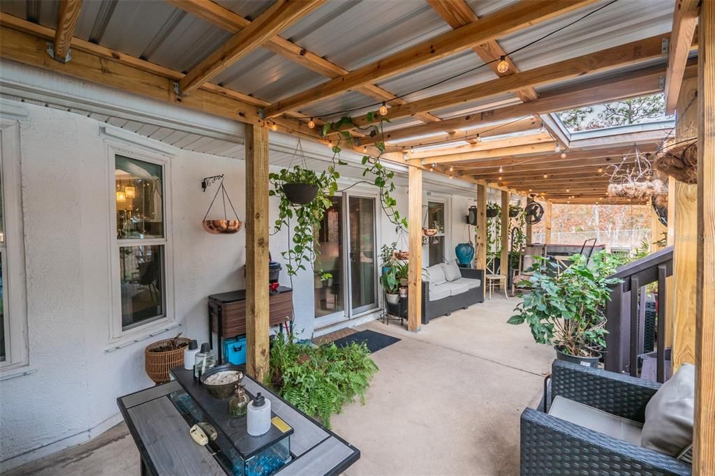 待售: $399,000 (4 贝兹, 2 浴室, 1816 平方英尺)