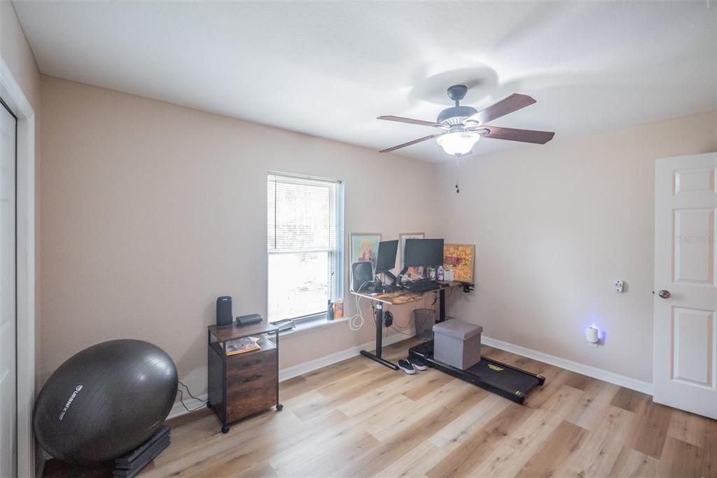 待售: $399,000 (4 贝兹, 2 浴室, 1816 平方英尺)