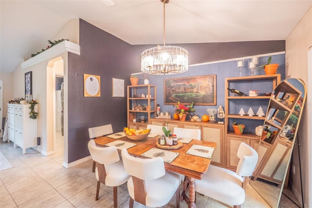 待售: $399,000 (4 贝兹, 2 浴室, 1816 平方英尺)