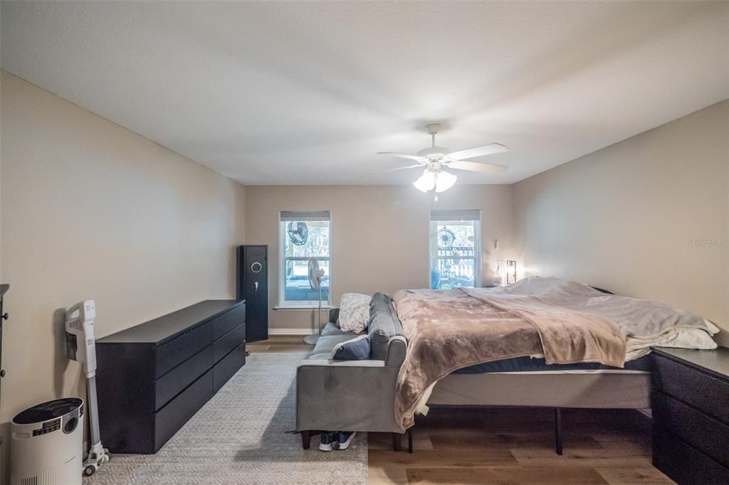 待售: $399,000 (4 贝兹, 2 浴室, 1816 平方英尺)