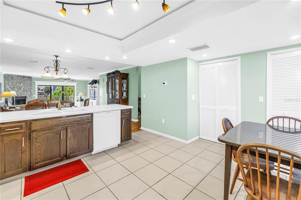 For Sale: $675,000 (2 beds, 2 baths, 1750 Square Feet)