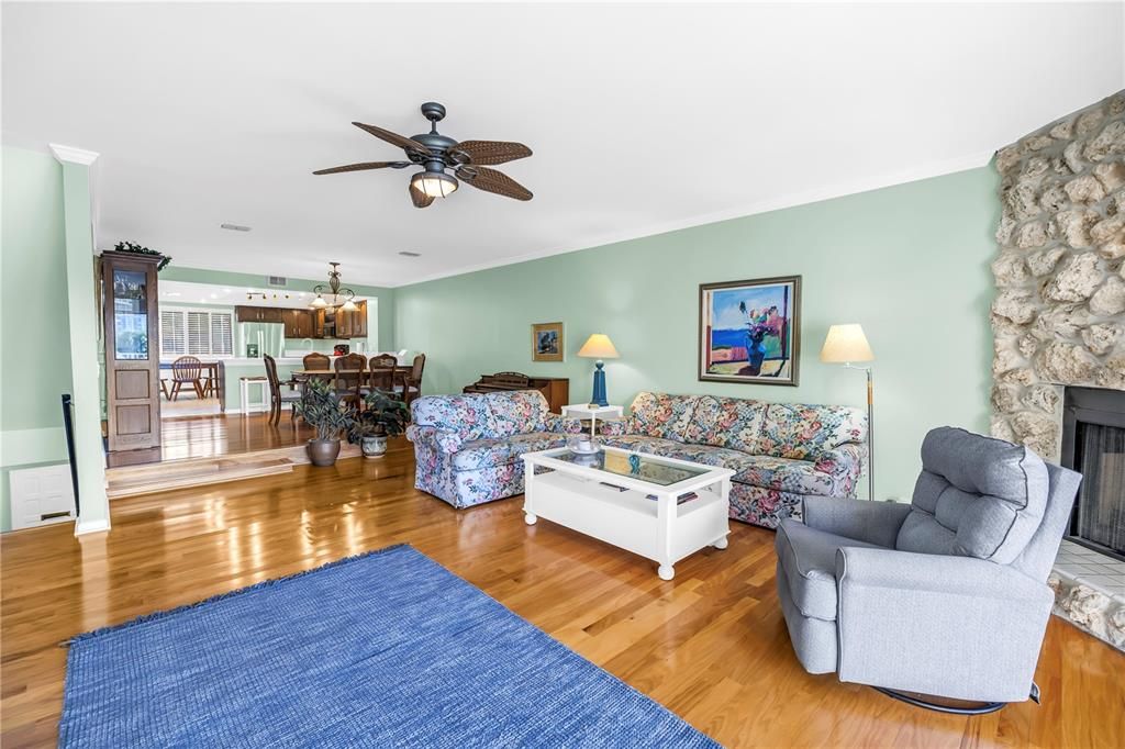 For Sale: $675,000 (2 beds, 2 baths, 1750 Square Feet)