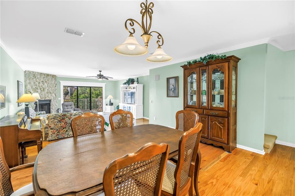 For Sale: $675,000 (2 beds, 2 baths, 1750 Square Feet)