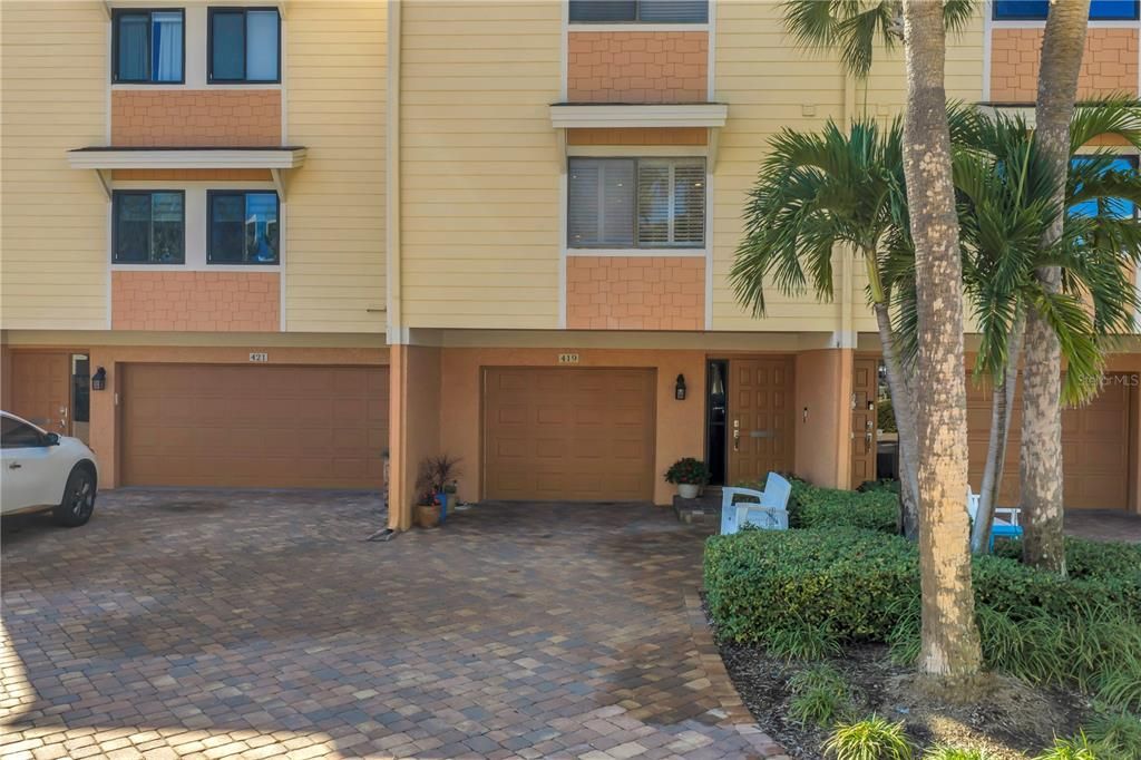 For Sale: $675,000 (2 beds, 2 baths, 1750 Square Feet)