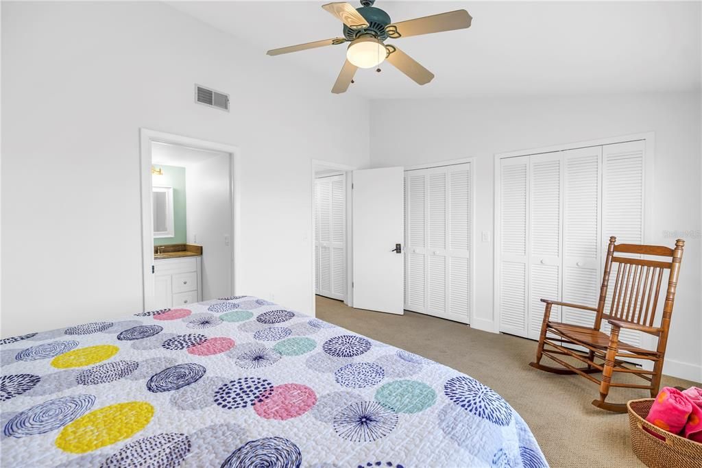 For Sale: $675,000 (2 beds, 2 baths, 1750 Square Feet)