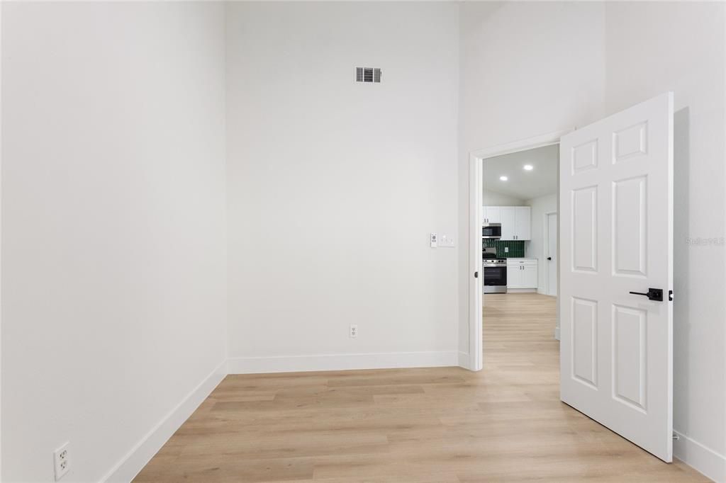 На продажу: $349,999 (3 спален, 2 ванн, 1127 Квадратных фут)