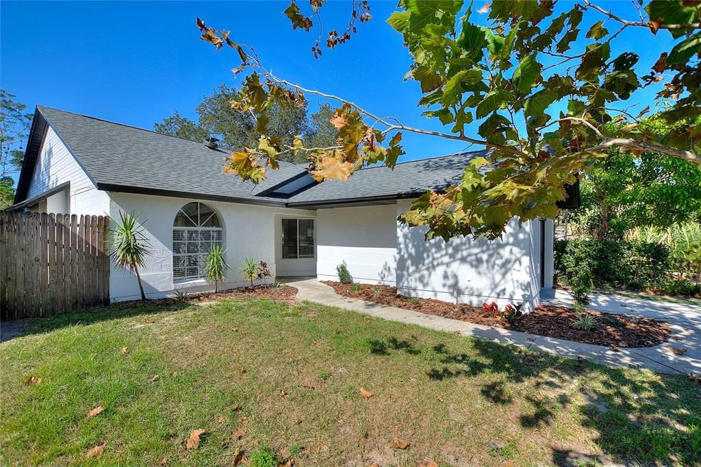 На продажу: $349,999 (3 спален, 2 ванн, 1127 Квадратных фут)