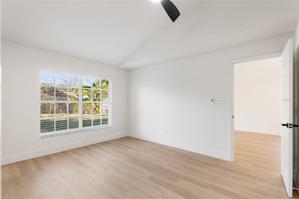 На продажу: $349,999 (3 спален, 2 ванн, 1127 Квадратных фут)