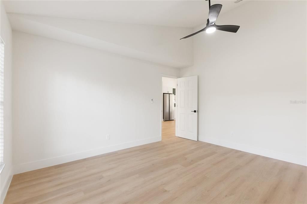 На продажу: $349,999 (3 спален, 2 ванн, 1127 Квадратных фут)