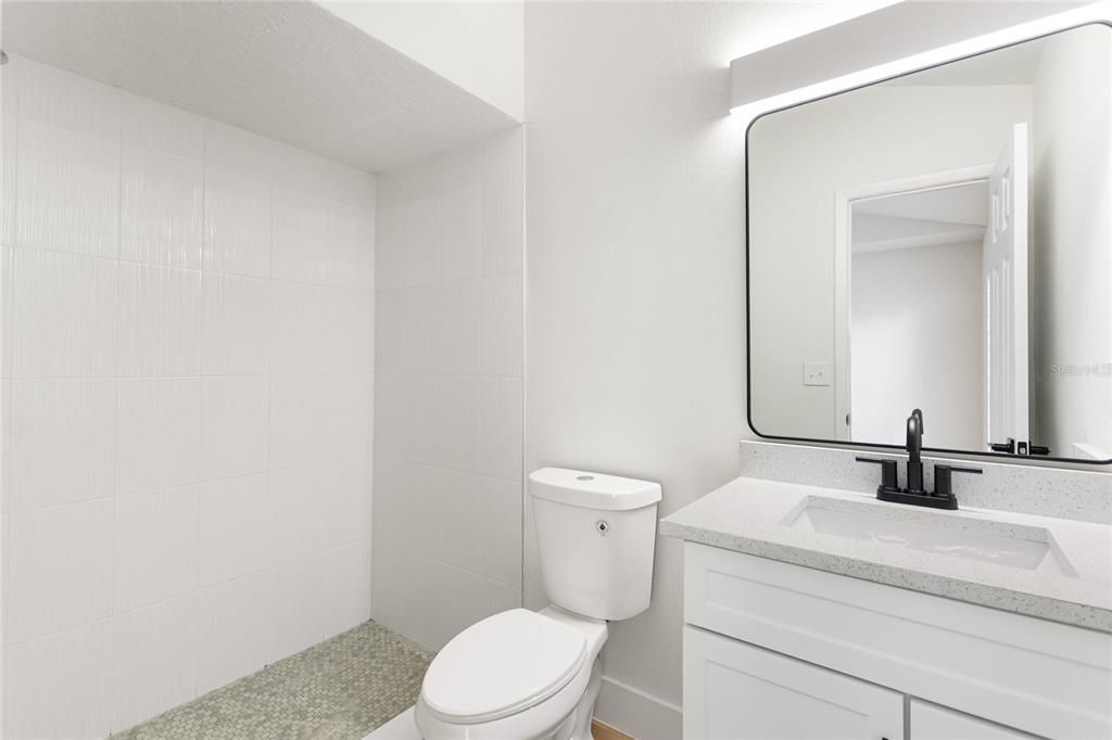 На продажу: $349,999 (3 спален, 2 ванн, 1127 Квадратных фут)