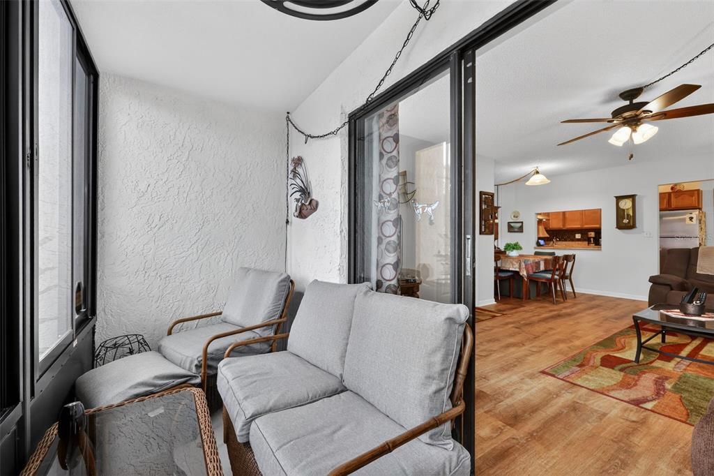 En Venta: $215,000 (2 camas, 2 baños, 1085 Pies cuadrados)