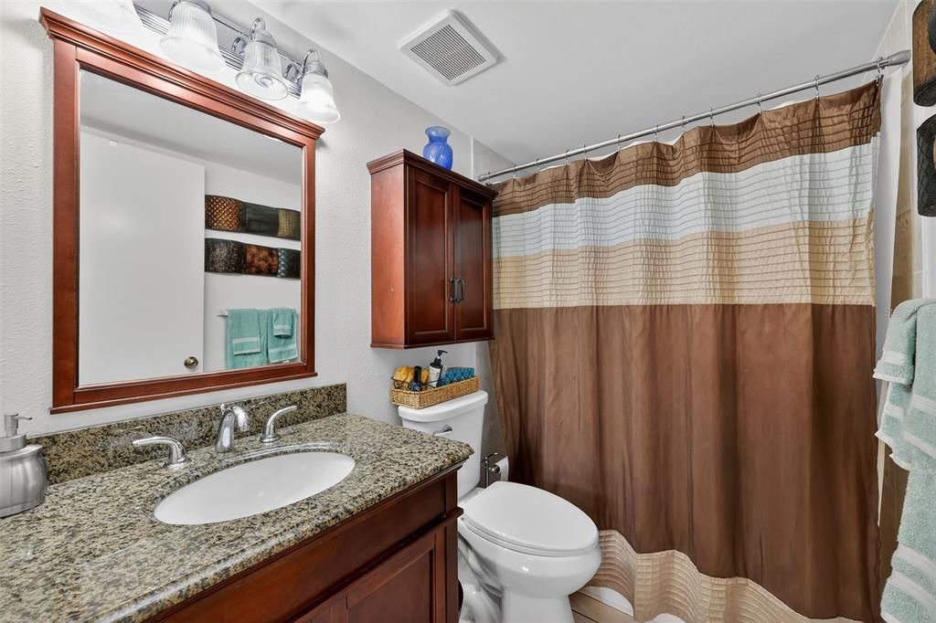 En Venta: $215,000 (2 camas, 2 baños, 1085 Pies cuadrados)