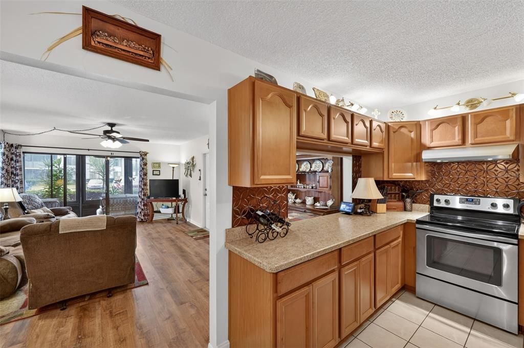 En Venta: $215,000 (2 camas, 2 baños, 1085 Pies cuadrados)