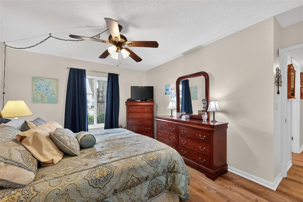 En Venta: $215,000 (2 camas, 2 baños, 1085 Pies cuadrados)