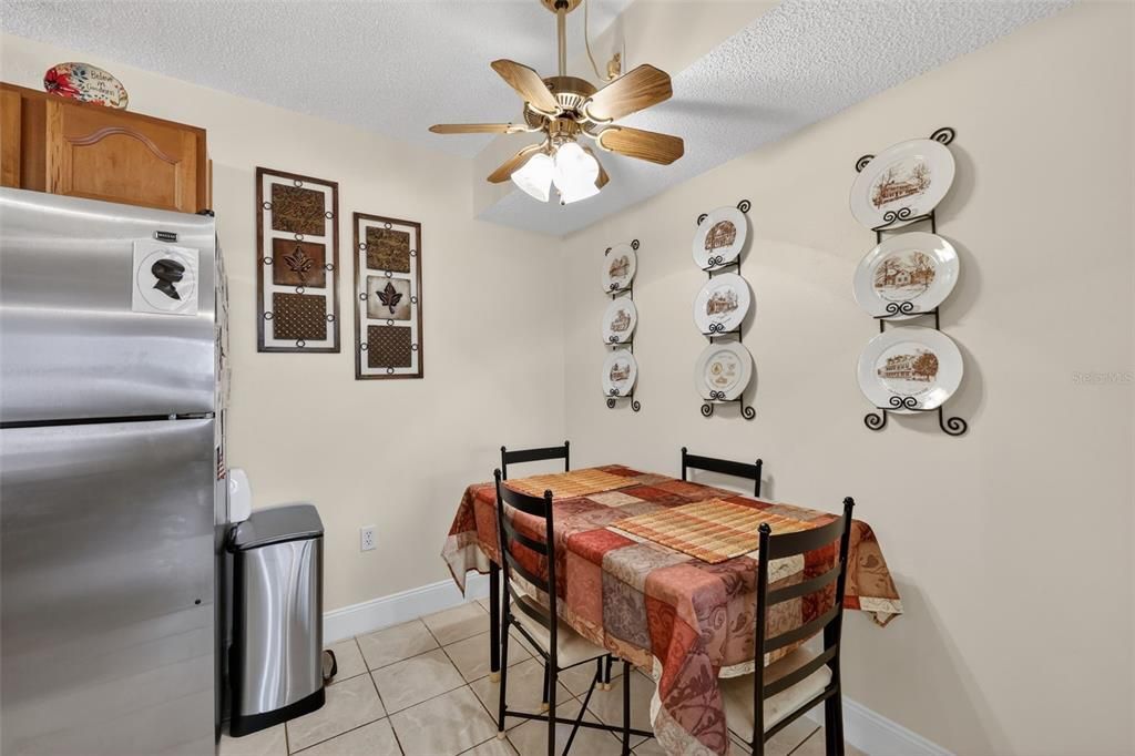 En Venta: $215,000 (2 camas, 2 baños, 1085 Pies cuadrados)