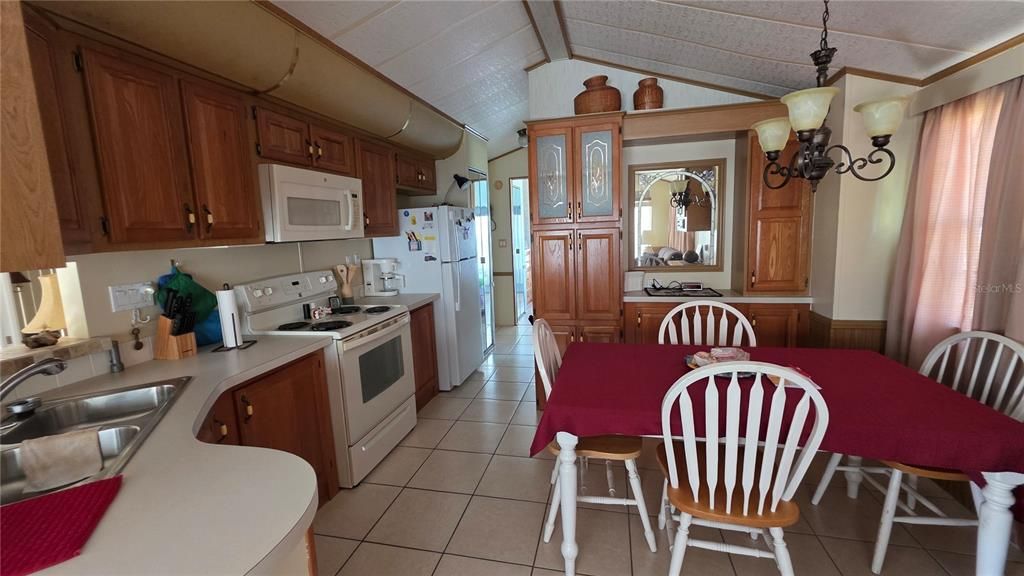 待售: $245,900 (2 贝兹, 2 浴室, 1000 平方英尺)