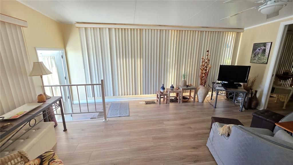 待售: $245,900 (2 贝兹, 2 浴室, 1000 平方英尺)