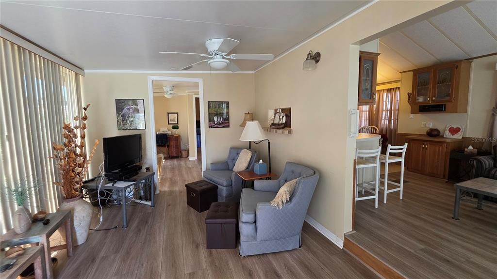 待售: $245,900 (2 贝兹, 2 浴室, 1000 平方英尺)