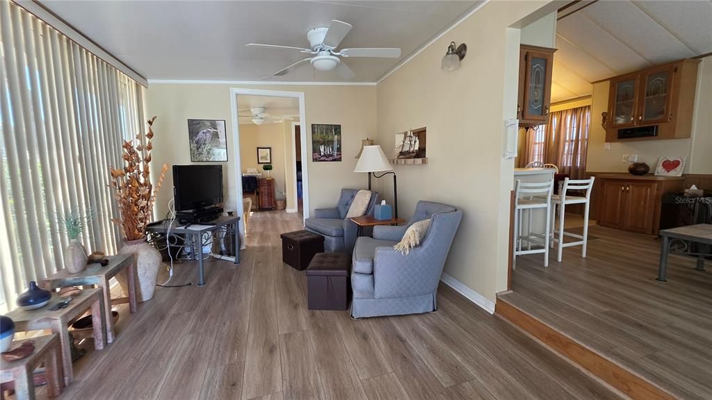 待售: $245,900 (2 贝兹, 2 浴室, 1000 平方英尺)