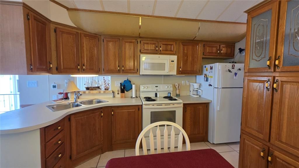 待售: $245,900 (2 贝兹, 2 浴室, 1000 平方英尺)