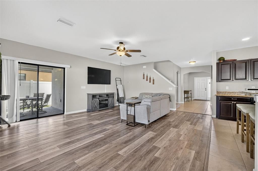 For Sale: $450,000 (4 beds, 2 baths, 2782 Square Feet)