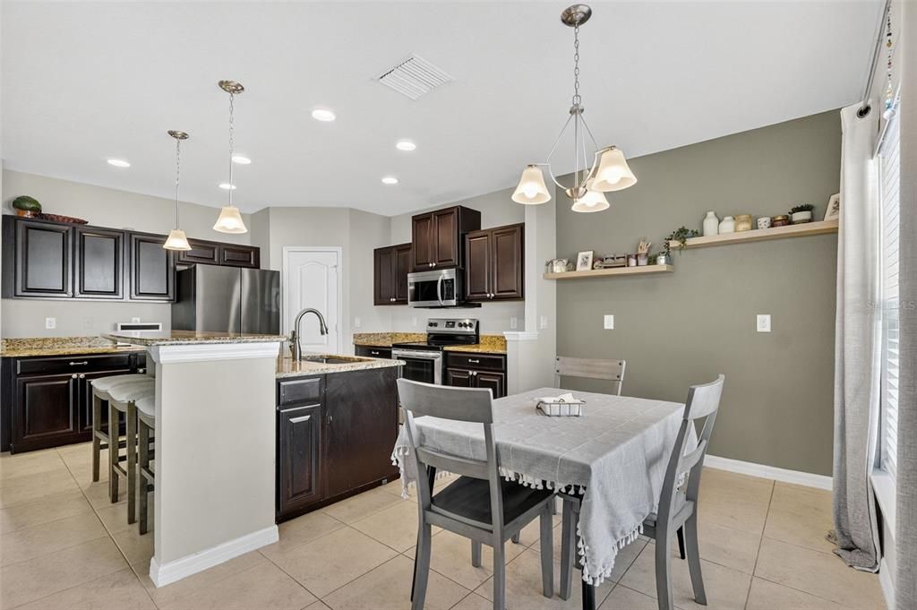 For Sale: $450,000 (4 beds, 2 baths, 2782 Square Feet)