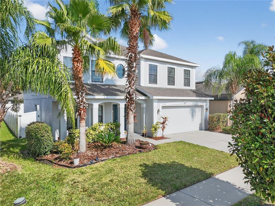 For Sale: $450,000 (4 beds, 2 baths, 2782 Square Feet)