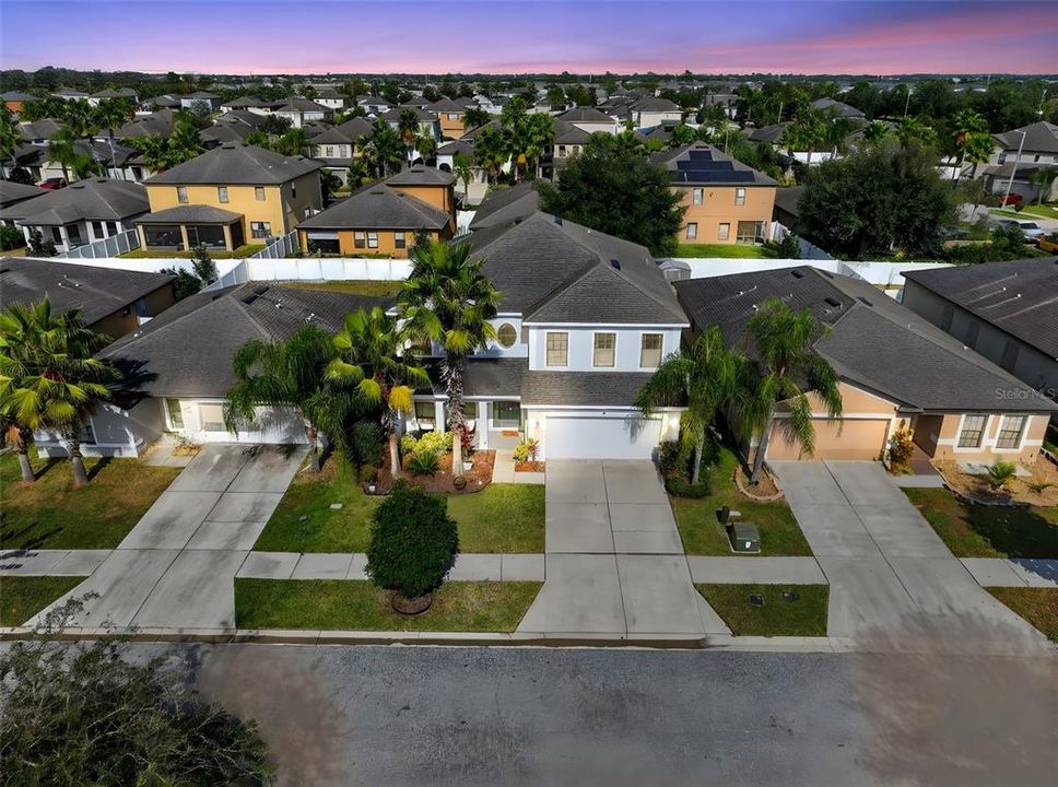 For Sale: $450,000 (4 beds, 2 baths, 2782 Square Feet)