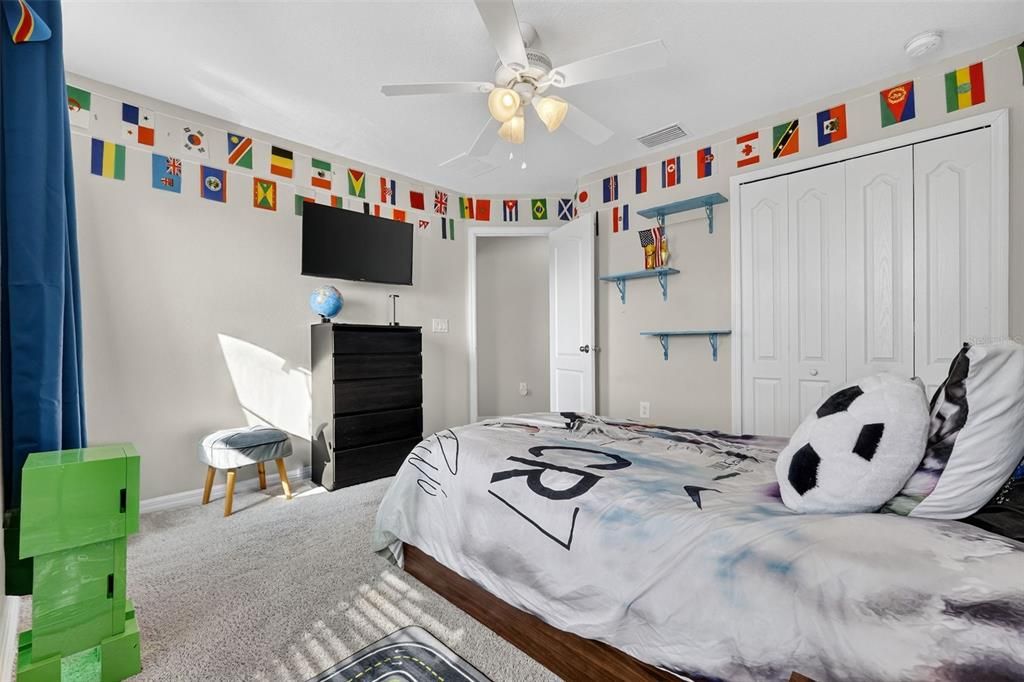 For Sale: $450,000 (4 beds, 2 baths, 2782 Square Feet)