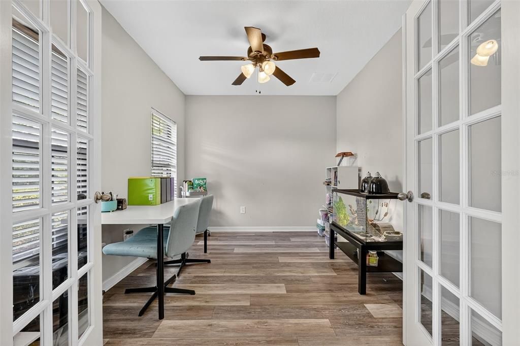 For Sale: $450,000 (4 beds, 2 baths, 2782 Square Feet)