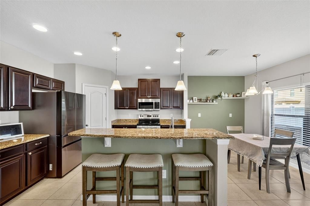 For Sale: $450,000 (4 beds, 2 baths, 2782 Square Feet)