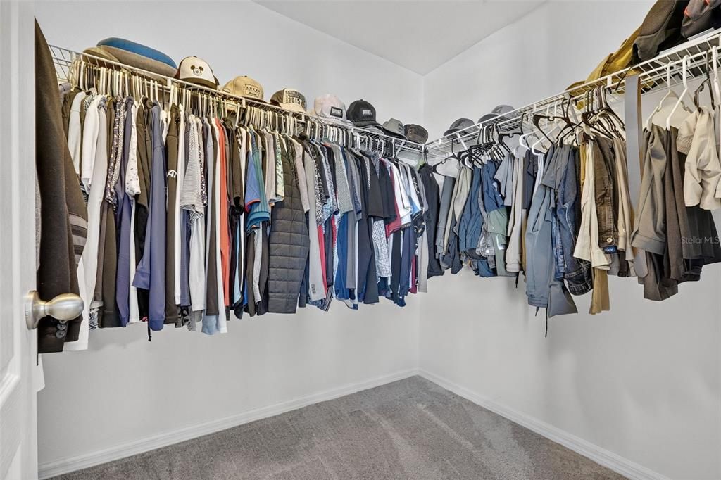 For Sale: $450,000 (4 beds, 2 baths, 2782 Square Feet)