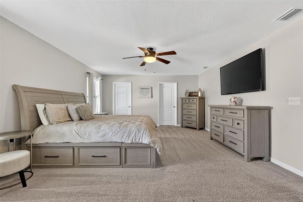 For Sale: $450,000 (4 beds, 2 baths, 2782 Square Feet)