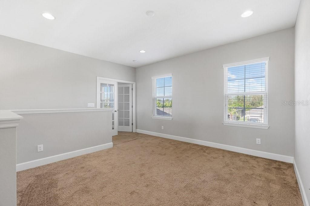 出租: $3,100 (4 贝兹, 3 浴室, 2624 平方英尺)