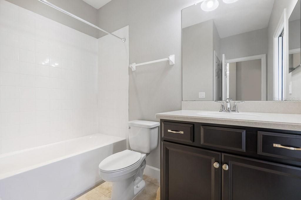 出租: $3,100 (4 贝兹, 3 浴室, 2624 平方英尺)