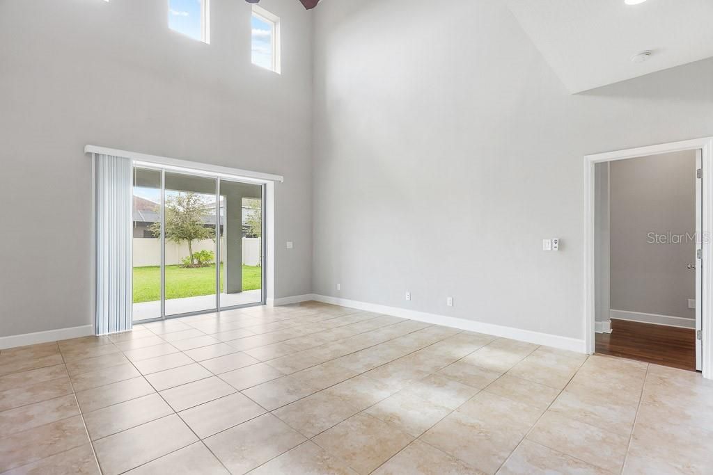 出租: $3,100 (4 贝兹, 3 浴室, 2624 平方英尺)