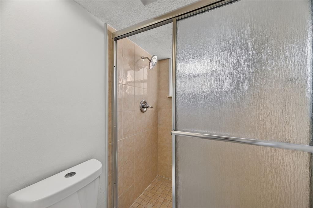 合同活跃: $285,000 (3 贝兹, 2 浴室, 1648 平方英尺)