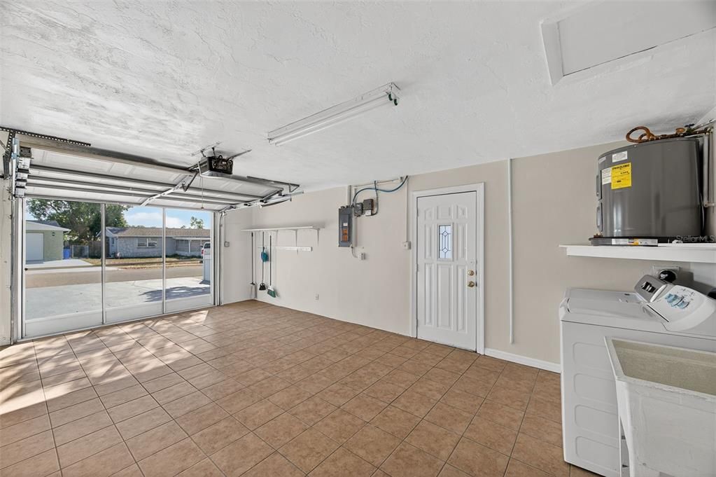 合同活跃: $285,000 (3 贝兹, 2 浴室, 1648 平方英尺)