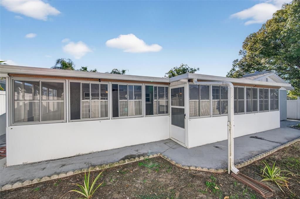 合同活跃: $285,000 (3 贝兹, 2 浴室, 1648 平方英尺)