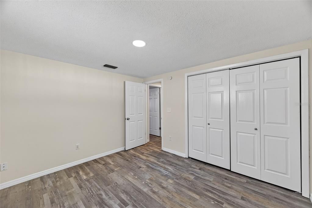 合同活跃: $285,000 (3 贝兹, 2 浴室, 1648 平方英尺)