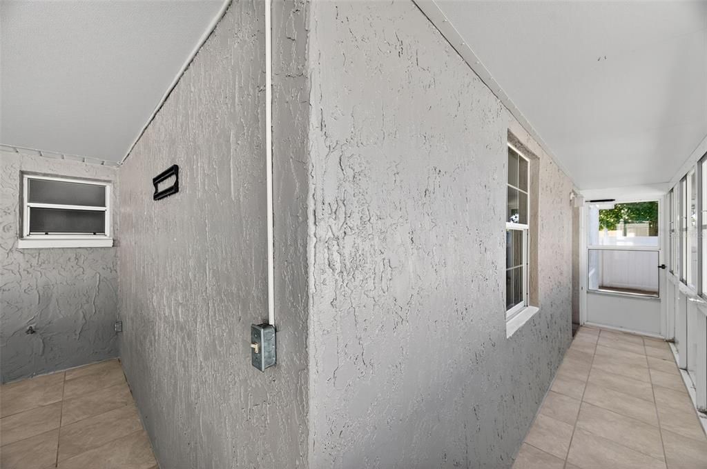 合同活跃: $285,000 (3 贝兹, 2 浴室, 1648 平方英尺)