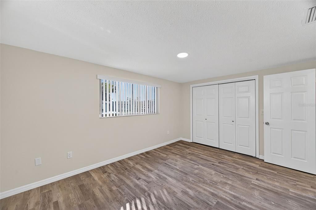 合同活跃: $285,000 (3 贝兹, 2 浴室, 1648 平方英尺)